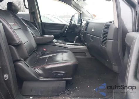 2011 Nissan Titan Pro-4X z USA, uszkodzony, nr VIN 1N6AA0EC5BN323399